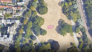 Elinor O’Donovan, ‘Requiem for Barbapapa’, 2025. Film still from 4k video, colour, sound, 06’ 55”. Image courtesy the artist.