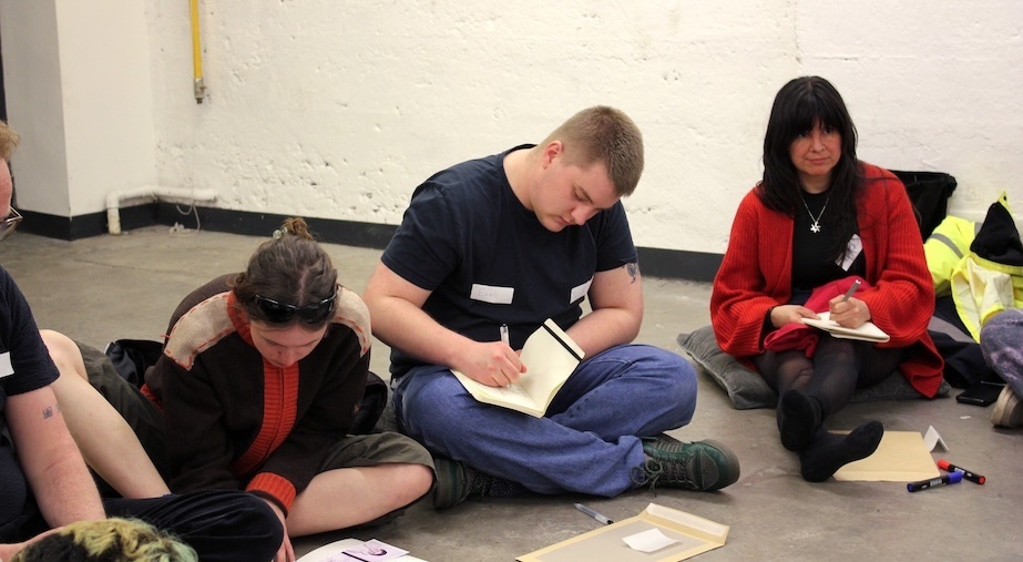 Drawing Session: Faigh Amach