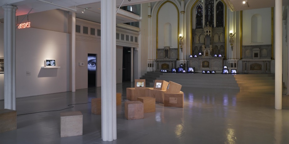 Susan MacWilliam

MODERN EXPERIMENTS, Highlanes, Drogheda, 2017. Courtesy the artist.