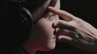Jenny Brady, Receiver (2019), video still