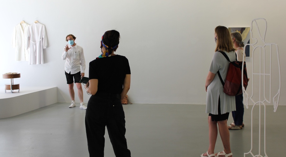 Exhibition Introduction + Tour: Lucy McKenzie 'Tour Donas'