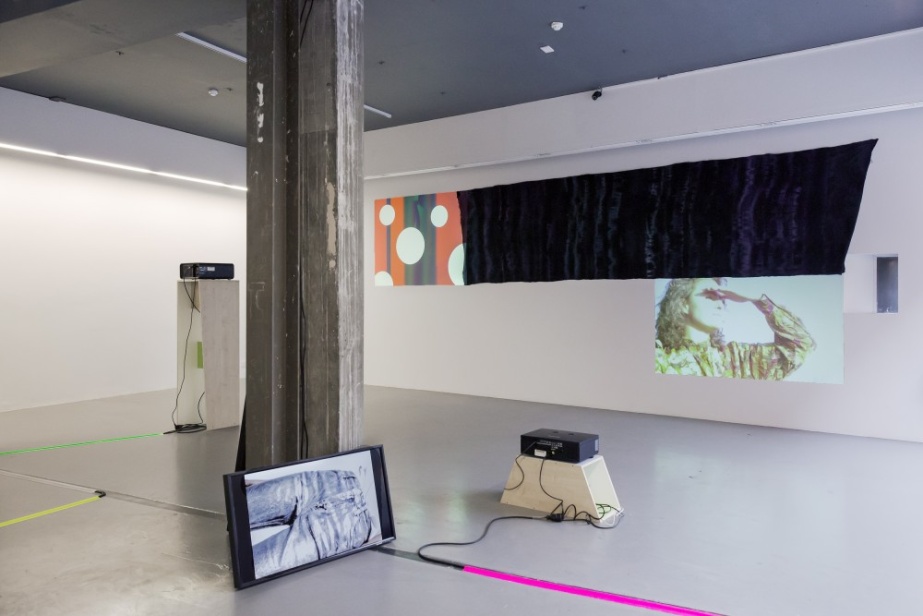 PLASTIK Festival | ‘Woodall’ by Hilary Lloyd: Exhibition Walk-Through with Mary Cremin

Installation view, Woodall, Hilary Lloyd, Temple Bar Gallery + Studios, 2017. Photo by Kasia Kaminska