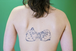 Léann Herlihy, Hedge School (2022), hand-poked tattoo, 21 x 12 cm, Tattoo designed and poked by Peter McAteer. Photo: Niamh Barry