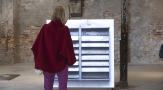 Visitor at 'Gather' by Niamh O'Malley, the national representation of Ireland at the 59th International Art Exhibition of la Biennale di Venezia, 2022. Photography by Maria Maarbjerg.