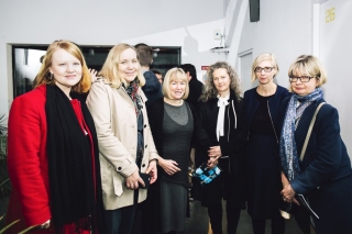 (L-R) Lenita Taylor, Executive Secretary, Embassy of Finland; Else Berit Eikeland, Ambassador, Royal Norwegian Embassy; Sheila Pratschke, Chair, Arts Council of Ireland; Valerie Connor, Curator; Clíod