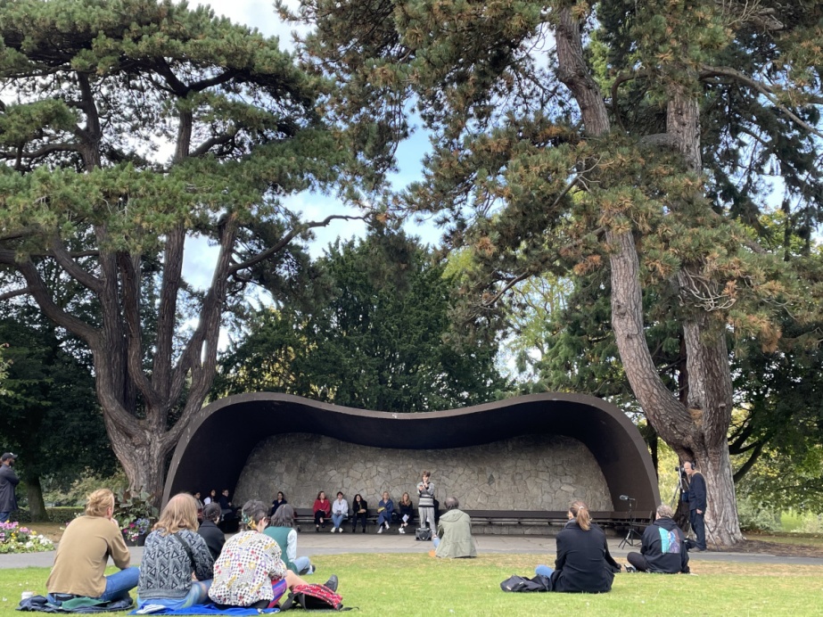 'Shelter Bread &amp; Freedom' Remote Readings

Sarah Pierce, Shelter Bread & Freedom. Remote readings in People’s Garden Shelter, Phoenix Park, Dublin, 10 October 2021. Photograph by Alice Rekab.